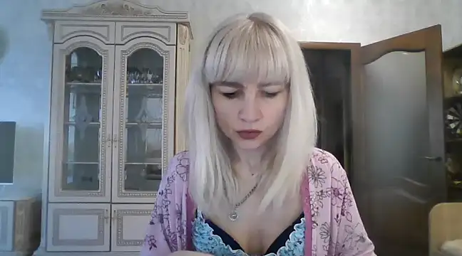 BarbaraKim online show from March 20, 8:42 am