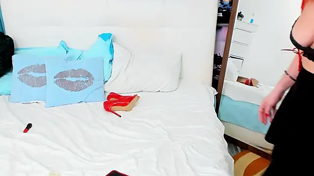 Snapshot of IvyHotFoxy chatting on March 18, 9:12 am IvyHotFoxy online show from March 18, 9:12 am