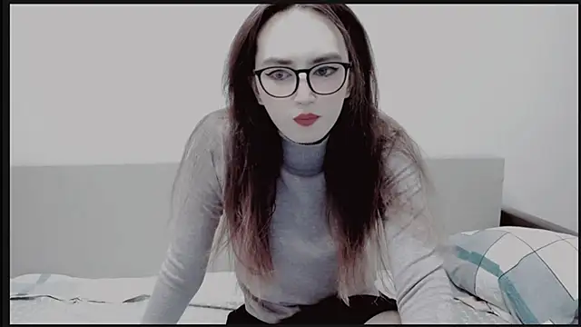 Snapshot of MinniMaksy chatting on February 9, 8:54 am MinniMaksy online show from February 9, 8:54 am