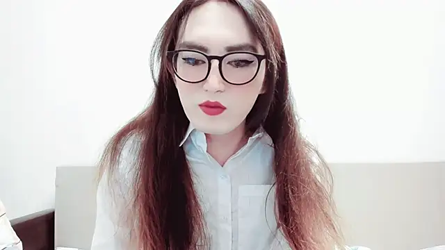 Snapshot of MinniMaksy chatting on December 7, 3:14 pm MinniMaksy online show from December 7, 3:14 pm
