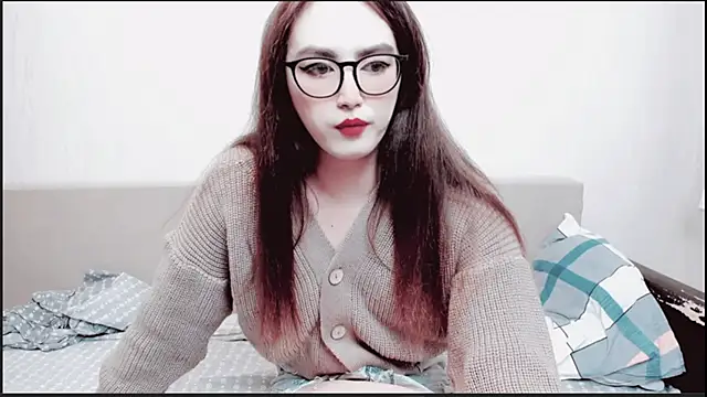 Snapshot of MinniMaksy chatting on February 23, 2:25 pm MinniMaksy online show from February 23, 2:25 pm