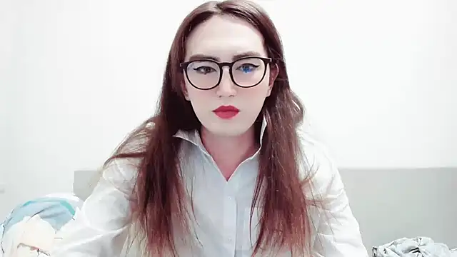 Snapshot of MinniMaksy chatting on December 29, 3:33 am MinniMaksy online show from December 29, 3:33 am