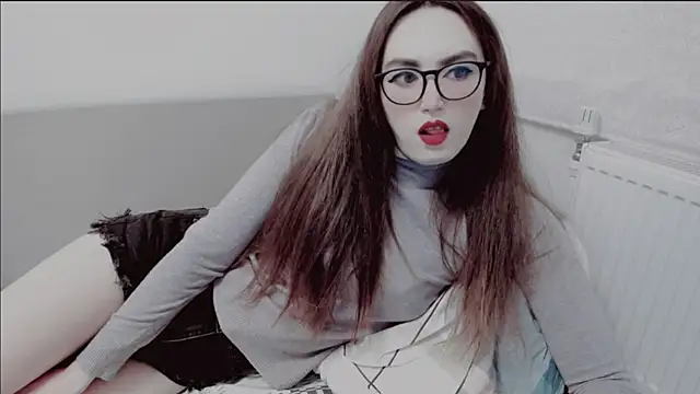 Snapshot of MinniMaksy chatting on March 16, 3:58 am MinniMaksy online show from March 16, 3:58 am