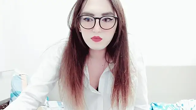 Snapshot of MinniMaksy chatting on December 7, 12:07 pm MinniMaksy online show from December 7, 12:07 pm