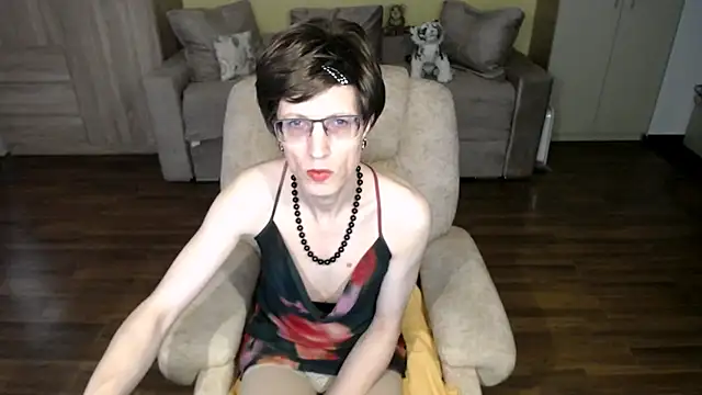 clementine online show from April 30, 8:43 am