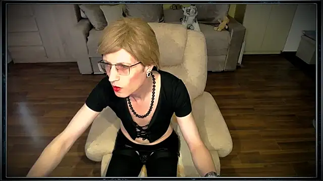 clementine online show from September 9, 8:46 am