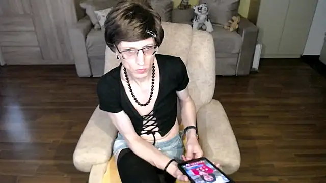 clementine online show from May 11, 2:56 pm