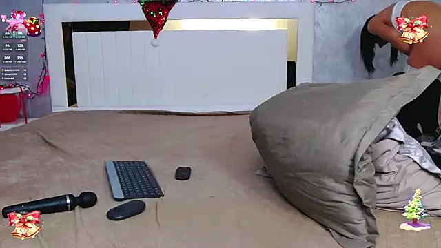 FlirtDeea online show from December 13, 8:04 pm