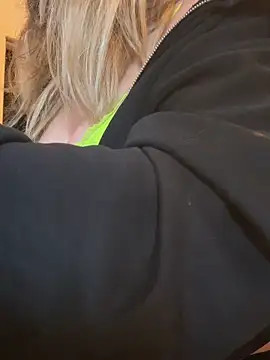 Snapshot of leadileo chatting on March 3, 11:50 am leadileo online show from March 3, 11:50 am