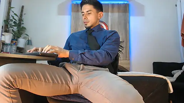 Andrew 4  online show from April 26, 7:38 am