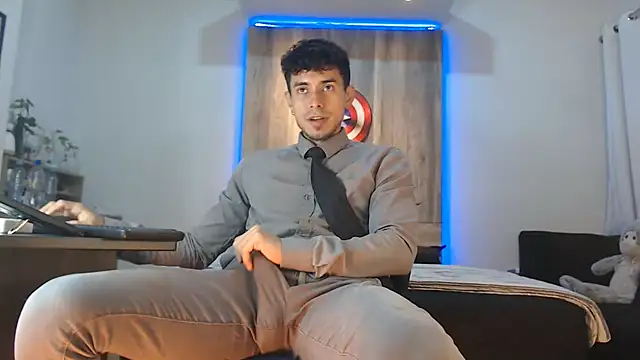 Snapshot of Andrew_4_ chatting on October 13, 2:35 am Andrew 4  online show from October 13, 2:35 am