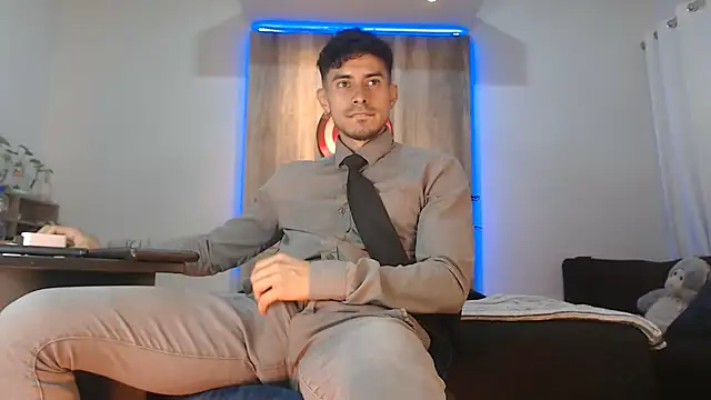 Andrew 4  online show from October 31, 2:52 am