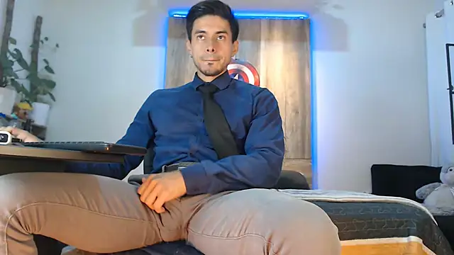 Andrew 4  online show from February 19, 1:57 am