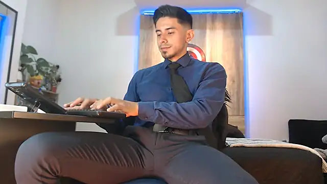 Andrew 4  online show from January 11, 11:44 pm