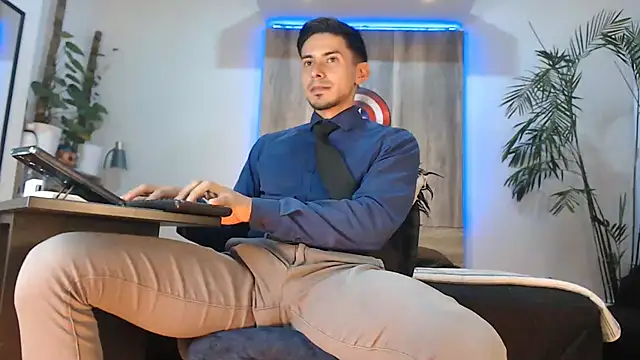 Andrew 4  online show from May 27, 1:15 am