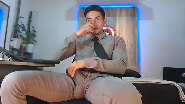 Andrew 4  online show from March 6, 1:22 am