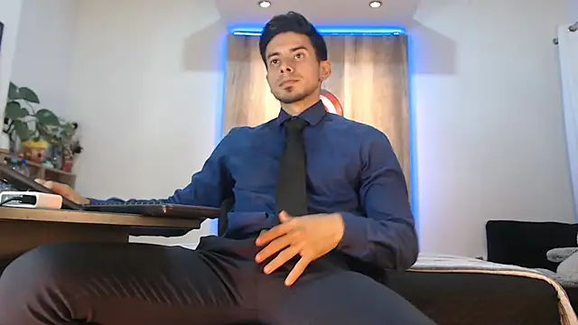 Andrew 4  online show from January 11, 7:15 am