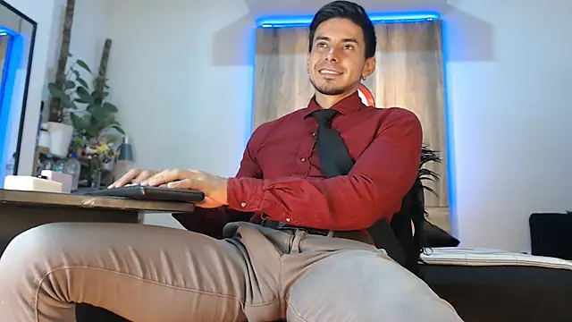 Andrew 4  online show from April 16, 3:07 am