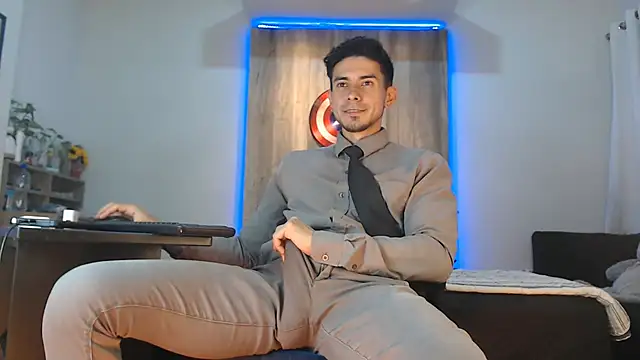 Andrew 4  online show from November 9, 7:01 am