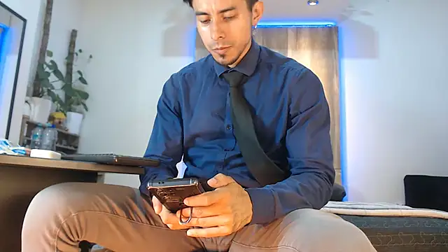 Andrew 4  online show from February 17, 1:47 am