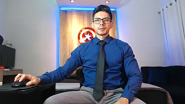 Snapshot of Andrew_4_ chatting on December 15, 7:02 am Andrew 4  online show from December 15, 7:02 am