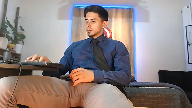 Andrew 4  online show from February 11, 1:38 am