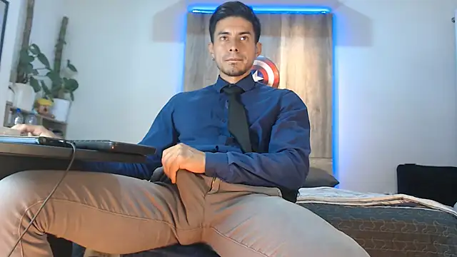 Andrew 4  online show from February 8, 6:44 am