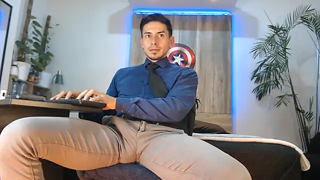 Andrew 4  online show from May 27, 1:57 am