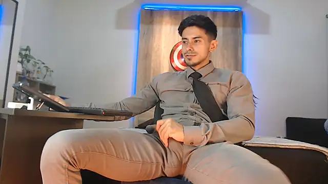 Andrew 4  online show from November 4, 3:32 am