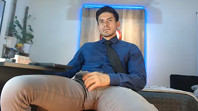 Andrew 4  online show from February 14, 3:07 am