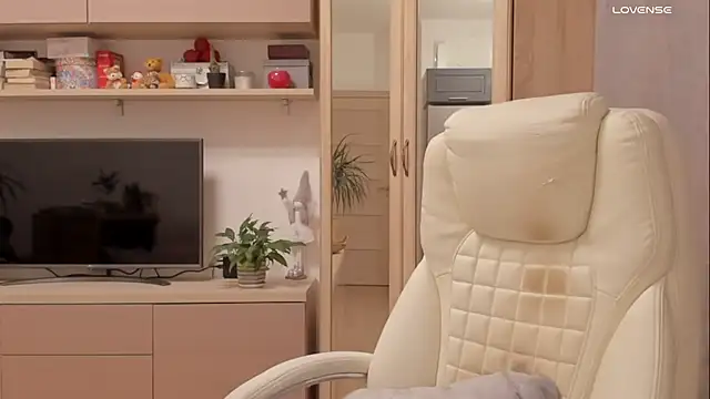 Jenny Evans online show from October 25, 7:03 pm