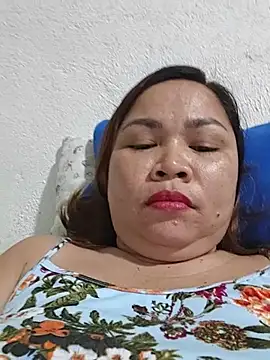 Snapshot of XXLorie_02 chatting on June 27, 12:22 pm XXLorie 02 online show from June 27, 12:22 pm
