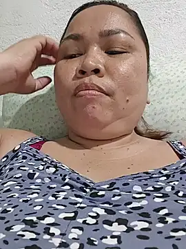 Snapshot of XXLorie_02 chatting on June 30, 1:27 am XXLorie 02 online show from June 30, 1:27 am