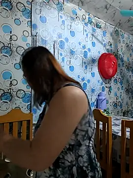 XXLorie 02 online show from April 13, 11:47 am