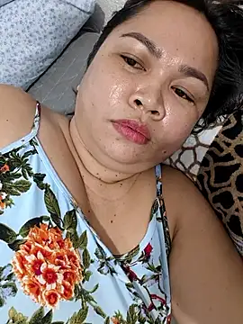 XXLorie 02 online show from February 27, 6:30 pm