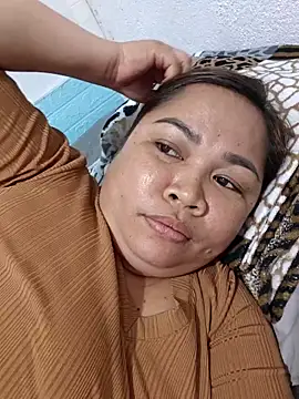 XXLorie 02 online show from April 16, 12:28 pm