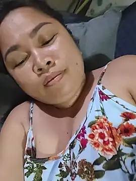 XXLorie 02 online show from May 8, 2:43 pm