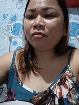 Snapshot of XXLorie_02 chatting on July 11, 8:20 pm XXLorie 02 online show from July 11, 8:20 pm