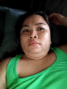 Snapshot of XXLorie_02 chatting on June 7, 10:15 pm XXLorie 02 online show from June 7, 10:15 pm