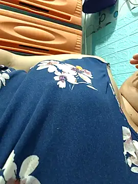 XXLorie 02 online show from May 24, 2:06 pm