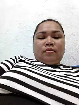 XXLorie 02 online show from March 23, 12:38 pm