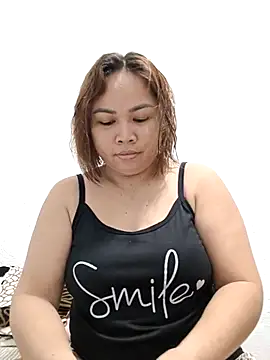 Snapshot of XXLorie_02 chatting on October 15, 2:10 am XXLorie 02 online show from October 15, 2:10 am