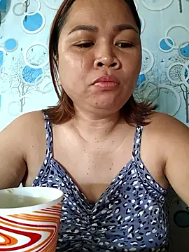 XXLorie 02 online show from January 6, 11:53 pm