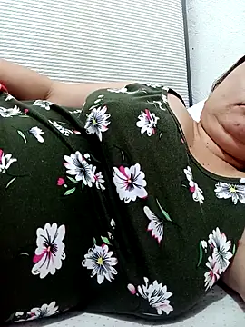 Snapshot of XXLorie_02 chatting on November 7, 1:48 pm XXLorie 02 online show from November 7, 1:48 pm