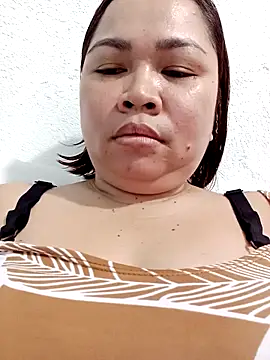 Snapshot of XXLorie_02 chatting on November 5, 1:31 am XXLorie 02 online show from November 5, 1:31 am