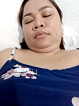 Snapshot of XXLorie_02 chatting on October 12, 12:28 pm XXLorie 02 online show from October 12, 12:28 pm