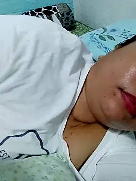 Snapshot of XXLorie_02 chatting on March 18, 2:28 pm XXLorie 02 online show from March 18, 2:28 pm