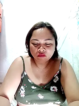 Snapshot of XXLorie_02 chatting on September 23, 1:18 pm XXLorie 02 online show from September 23, 1:18 pm