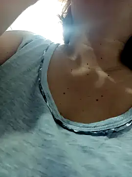 Snapshot of XXLorie_02 chatting on September 21, 1:27 pm XXLorie 02 online show from September 21, 1:27 pm