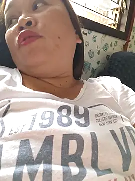 Snapshot of XXLorie_02 chatting on October 6, 3:40 am XXLorie 02 online show from October 6, 3:40 am